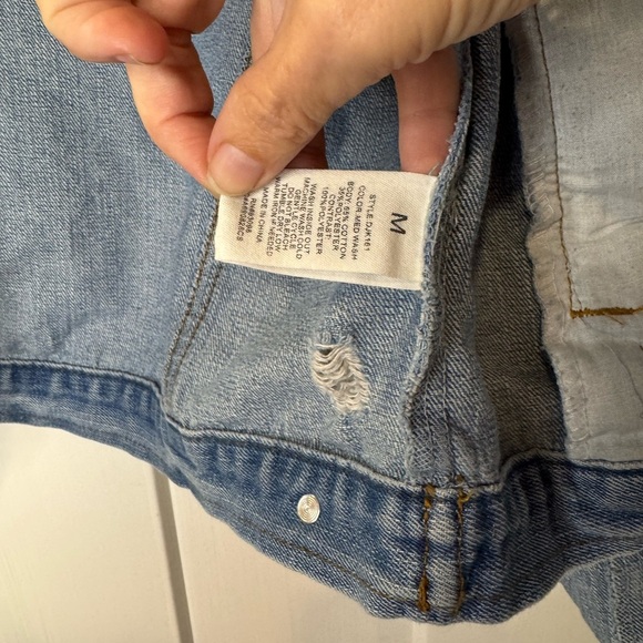 Distressed Denim jacket women’s size Med - Picture 8 of 13